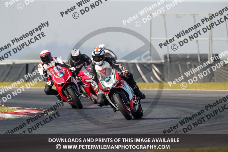 enduro digital images;event digital images;eventdigitalimages;no limits trackdays;peter wileman photography;racing digital images;snetterton;snetterton no limits trackday;snetterton photographs;snetterton trackday photographs;trackday digital images;trackday photos